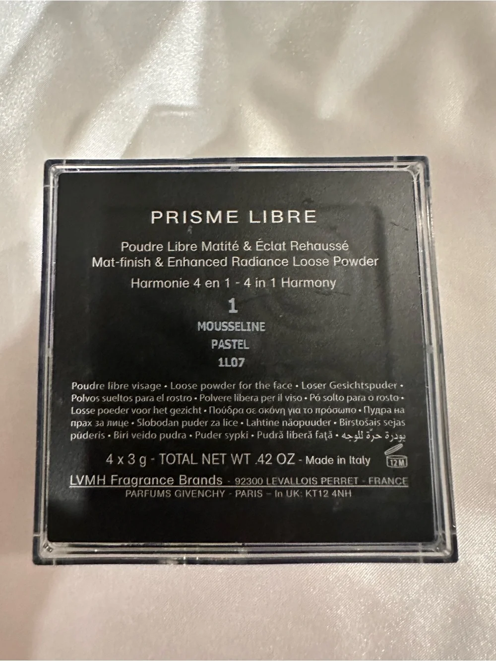 Givenchy Prisme Libre Illuminating & Color Correcting Loose Powder color 01